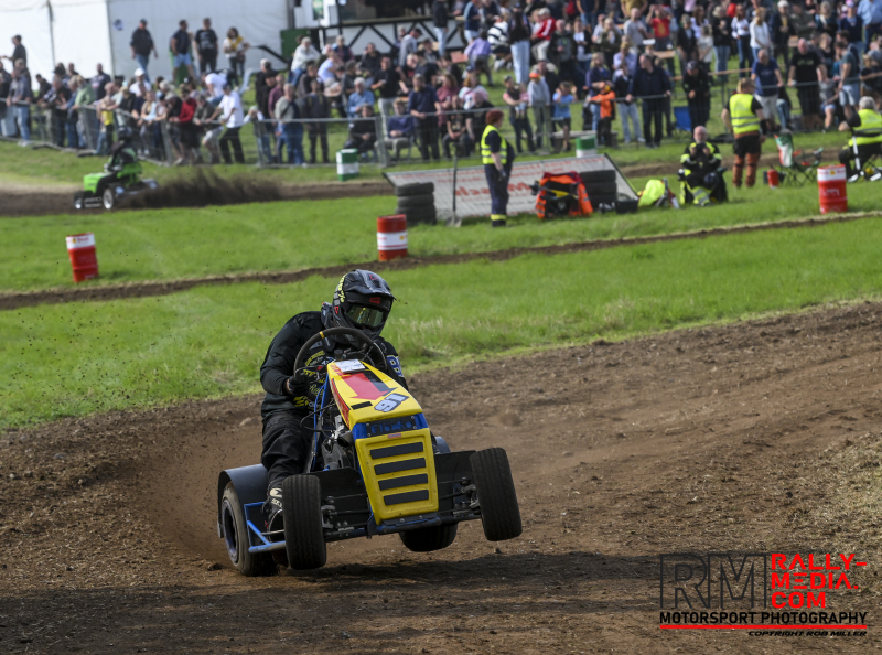 005-2026-lawnmower-racing_3523