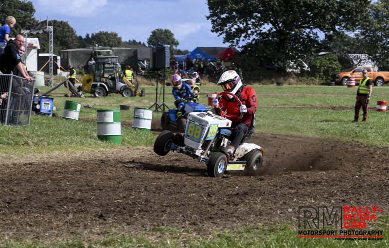 065-2026-lawnmower-racing_0622