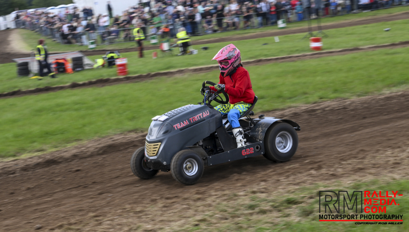 074-2026-lawnmower-racing_2898