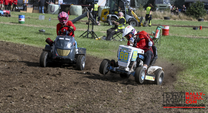 092-2026-lawnmower-racing_0529