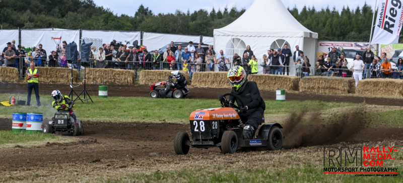 110-2026-lawnmower-racing_3194